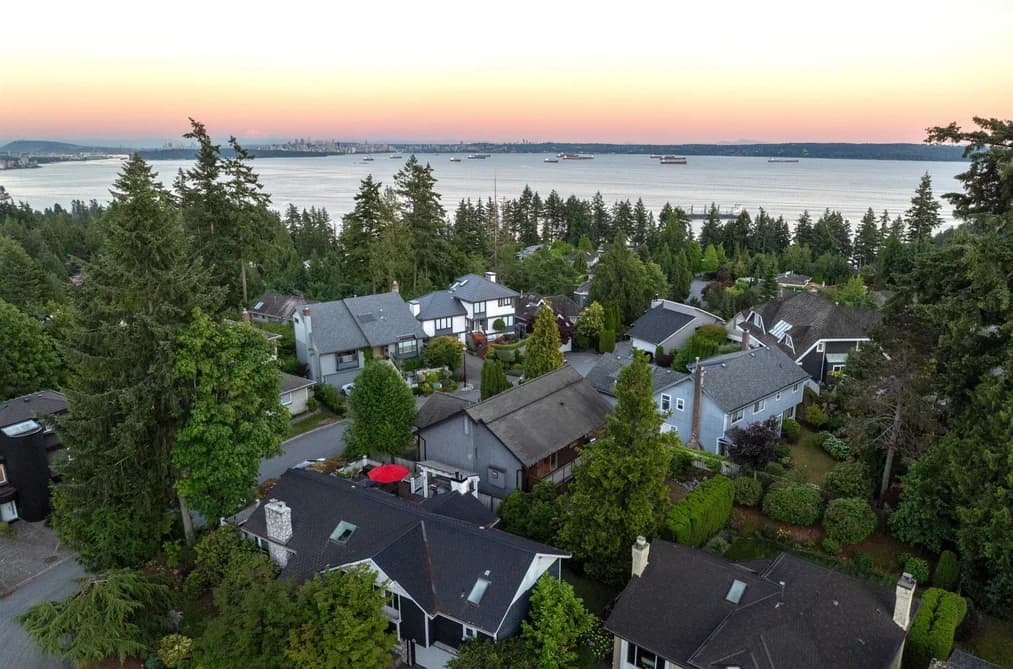 4786 MEADFEILD COURT, West Vancouver, BC — Residential for Sale - Photo 2