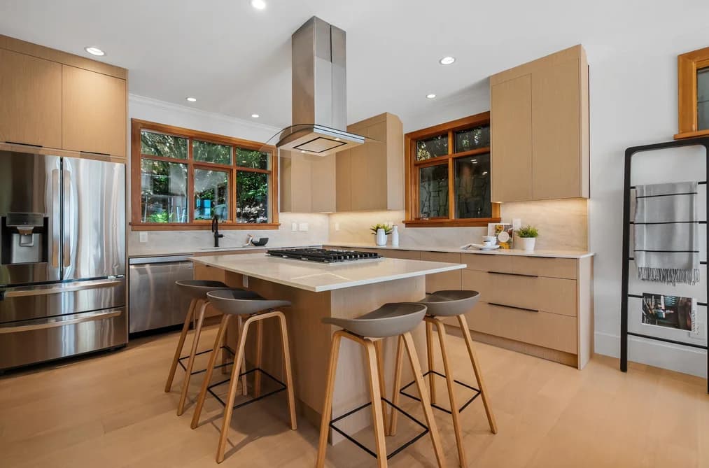 4812 SKYLINE DRIVE, North Vancouver, BC — Residential for Sale - Photo 2