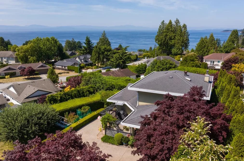 4827 BLUEGROUSE DRIVE, Sechelt, BC — Residential for Sale - Main Photo
