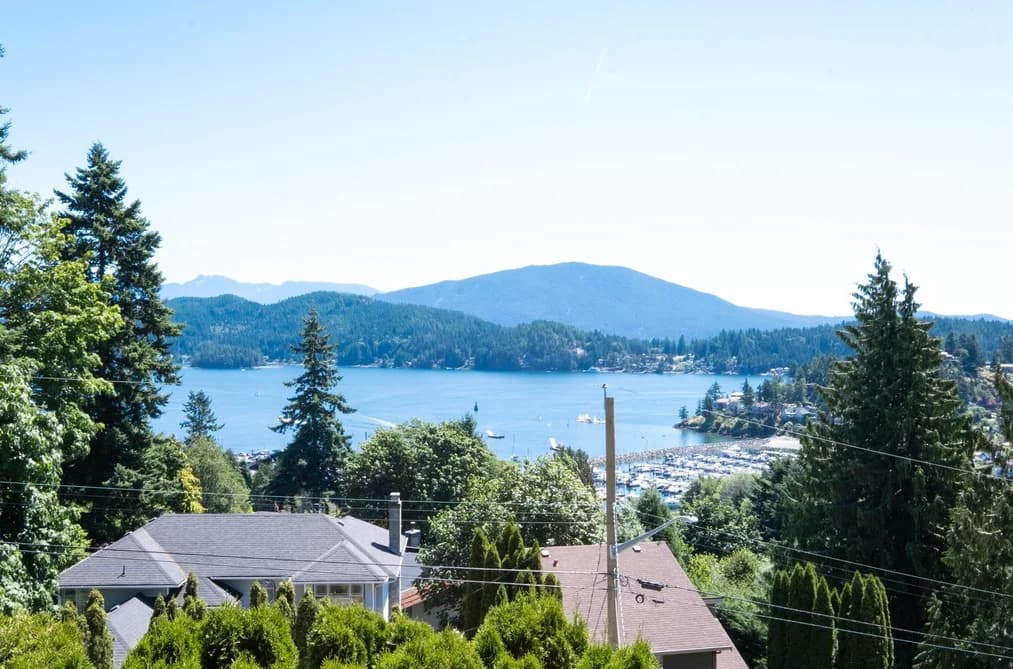 485 ABBS ROAD, Gibsons, BC — Residential for Sale - Main Photo