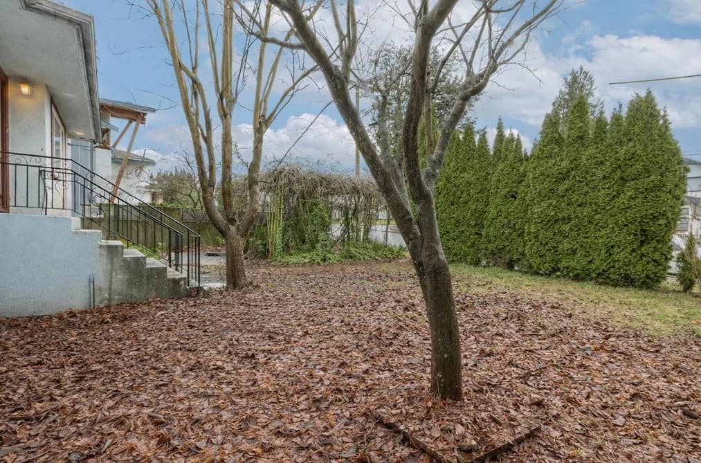 4856 SMITH AVENUE, Burnaby, BC — Residential for Sale - Photo 2