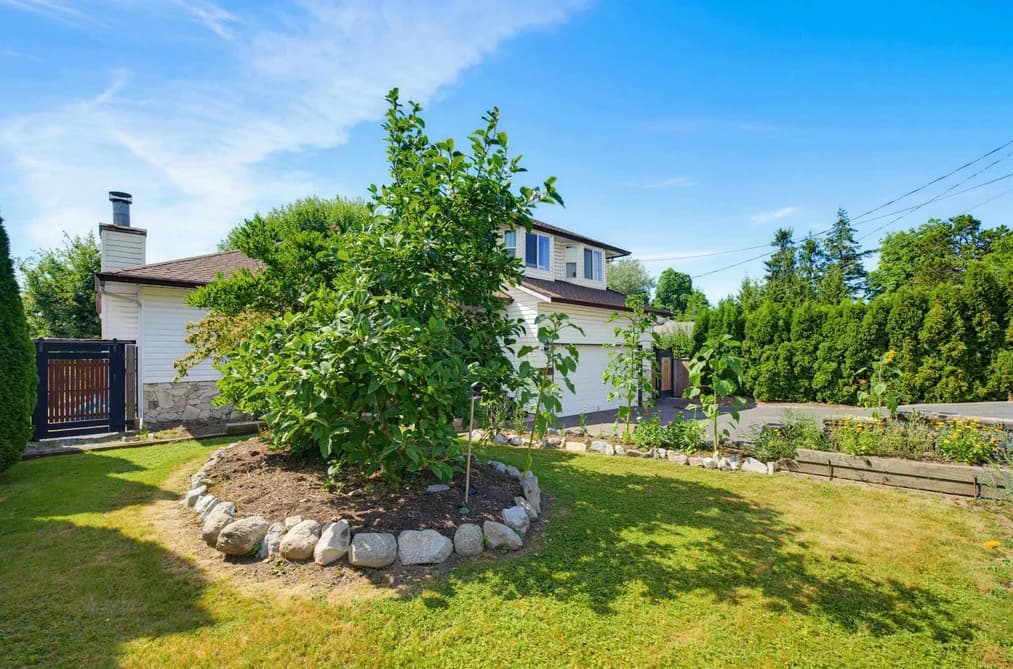4881 216 STREET, Langley, BC — Residential for Sale - Photo 2