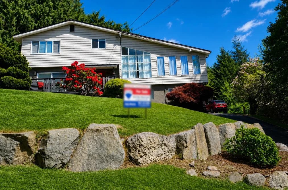 4898 SUNSHINE COAST HIGHWAY, Sechelt, BC — Residential for Sale - Main Photo