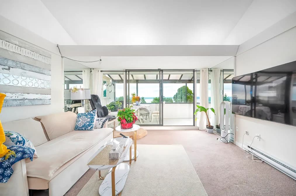 49 2202 FOLKESTONE WAY, West Vancouver, BC — Residential for Sale - Photo 2