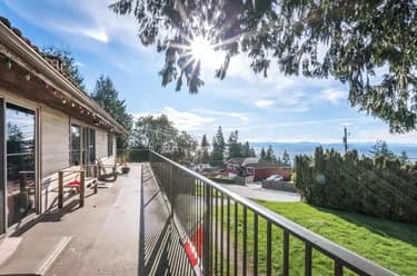House for sale at 4902 Laurel Avenue Sechelt British Columbia - MLS: R3136042