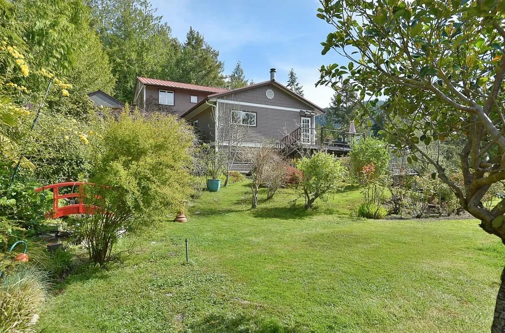 4906 SINCLAIR BAY ROAD, Garden Bay, BC — Residential for Sale - Photo 2