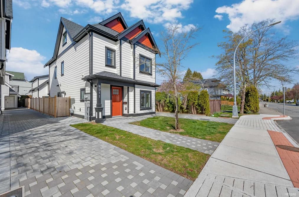 4911A 53 STREET, Delta, BC — Residential for Sale - Photo 2