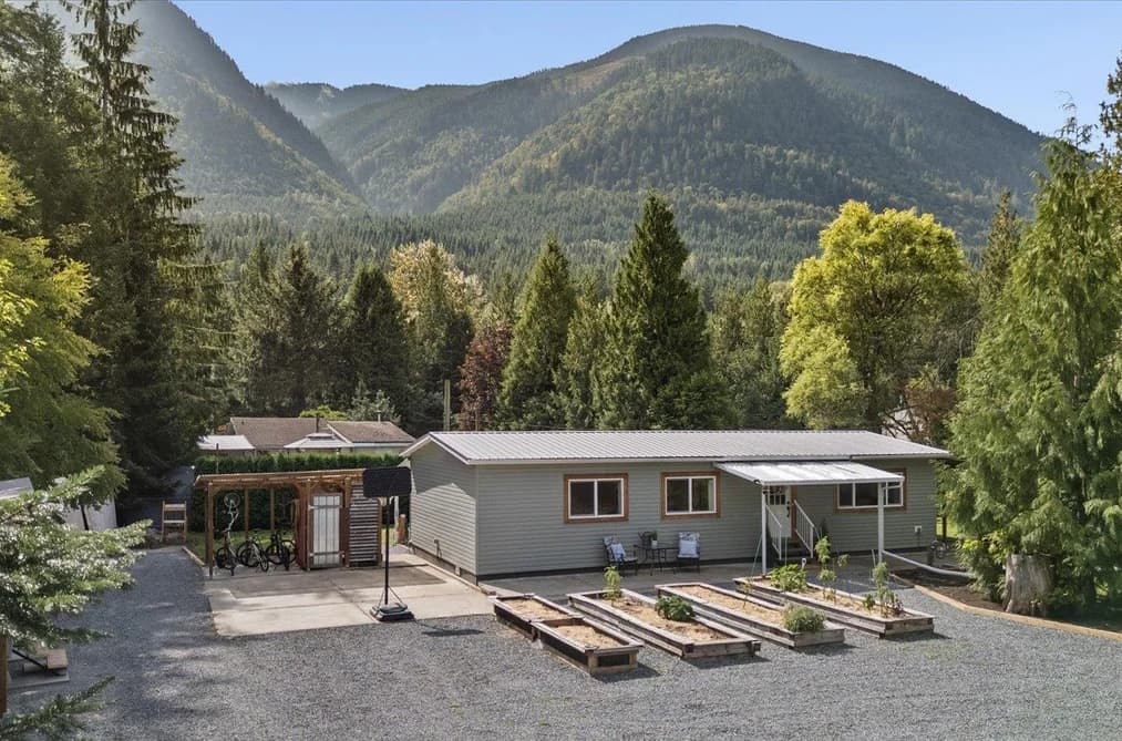 49140 BELL ACRES ROAD, Chilliwack, BC — Residential for Sale - Main Photo