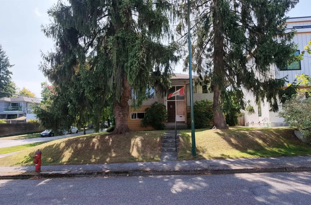 492 AUBREY PLACE, Vancouver, BC — Residential for Sale - Photo 2