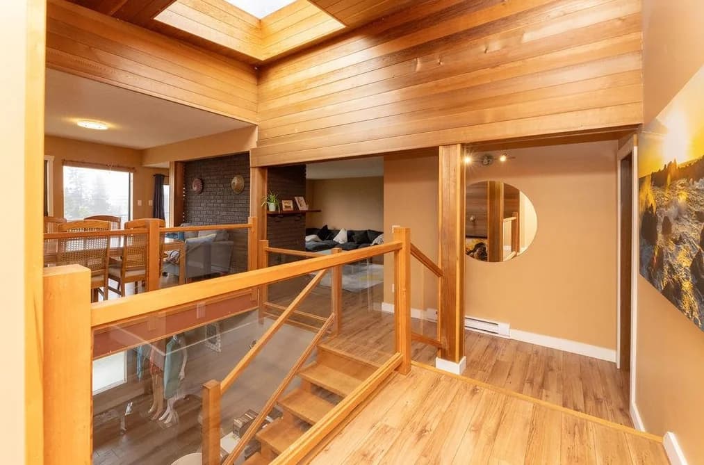 4934 GEER ROAD, Sechelt, BC — Residential for Sale - Photo 2