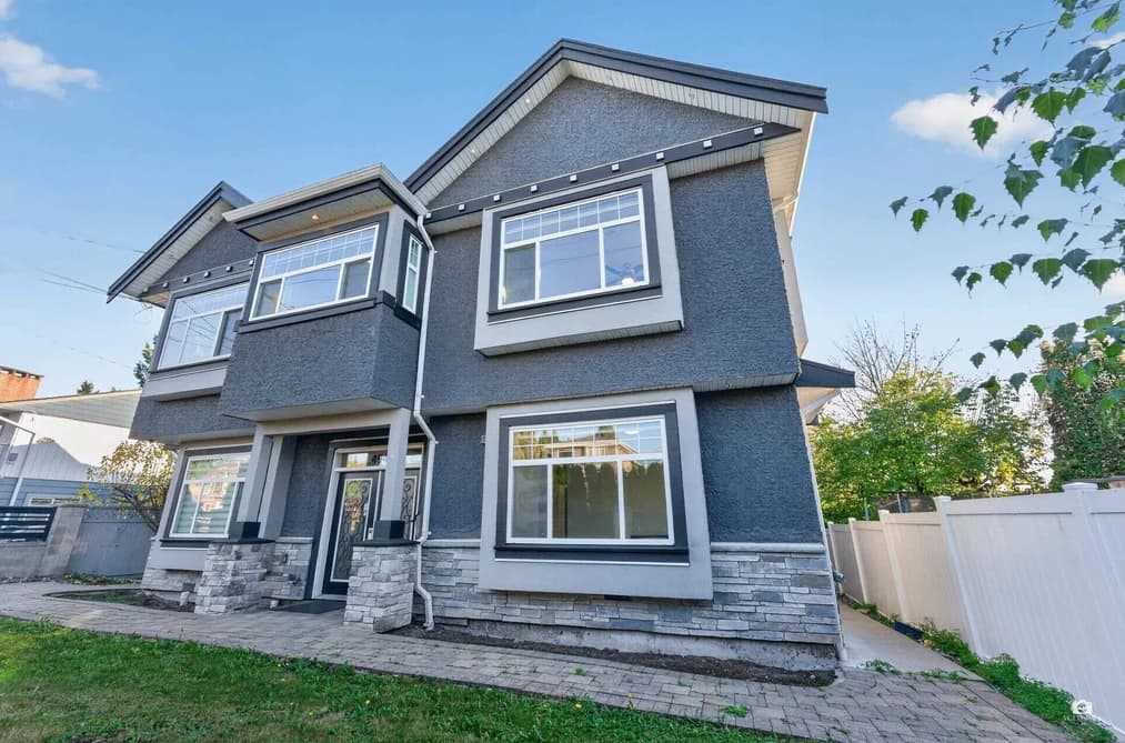 4940 Rumble Street, Burnaby, BC - MLS: R3180070 - Photo 2 4940 Rumble Street, Burnaby, BC - MLS: R3180070 - Photo 2