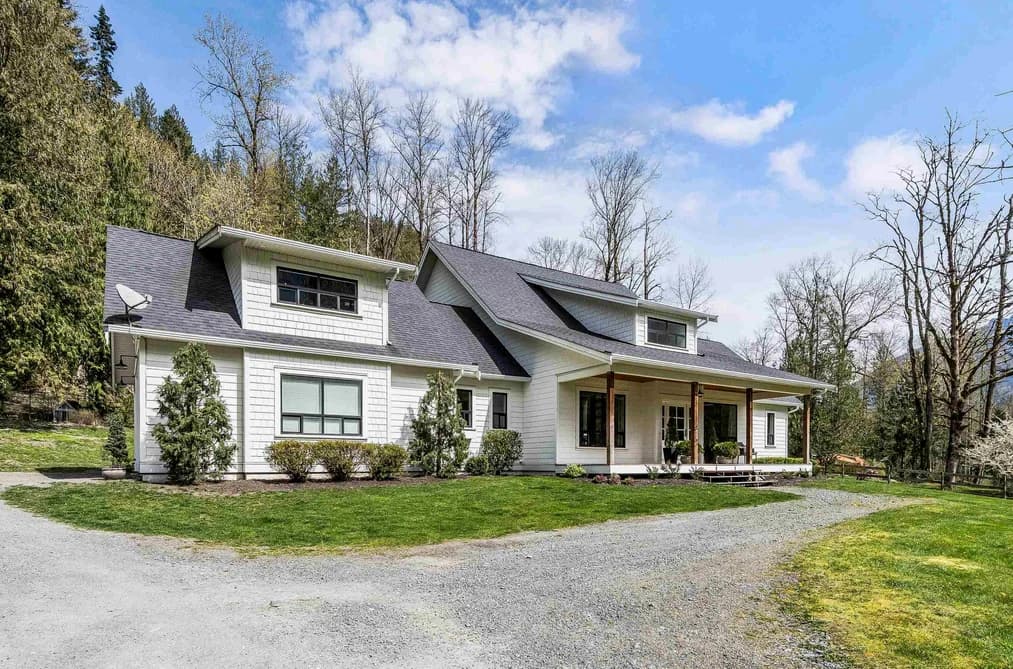 49439 CHILLIWACK LAKE ROAD, Chilliwack, BC — Residential for Sale - Photo 2