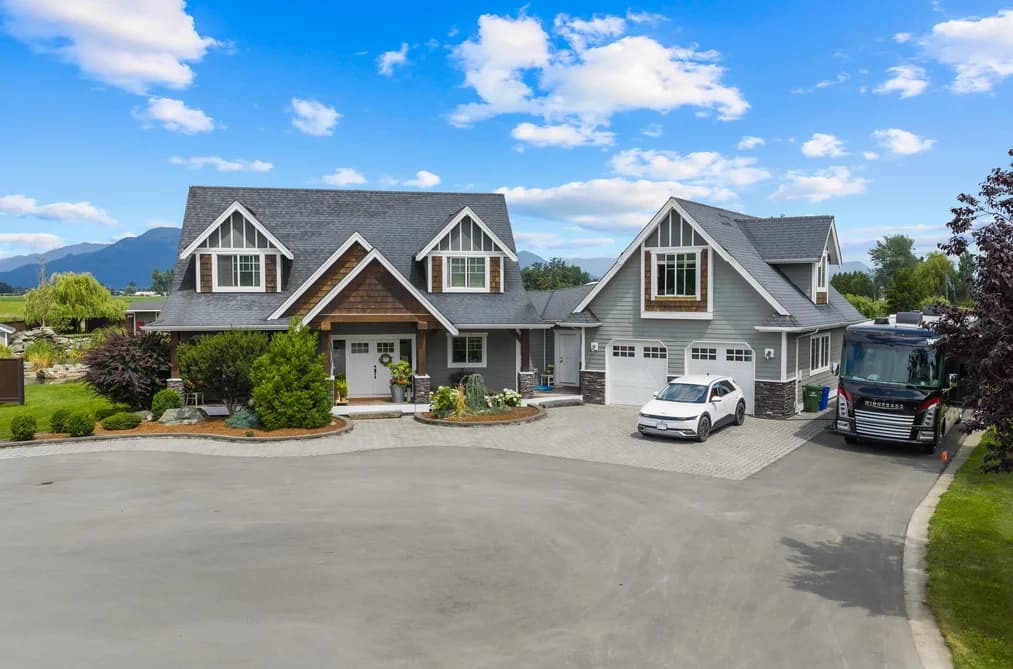 49517 PRAIRIE CENTRAL ROAD, Chilliwack, BC — Residential for Sale - Photo 2