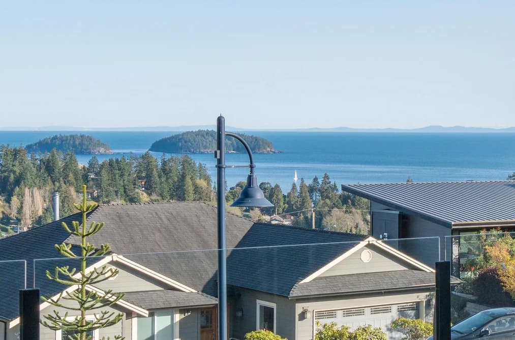 496 SPYGLASS PLACE, Gibsons, BC — Residential for Sale - Photo 2