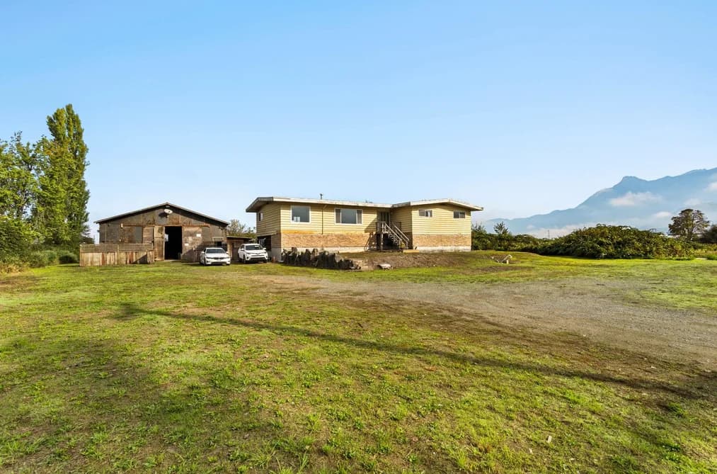 49615 PRAIRIE CENTRAL ROAD, Chilliwack, BC — Residential for Sale - Photo 2