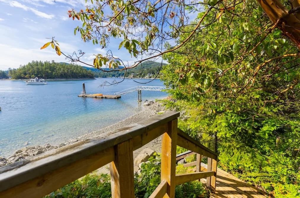 4977-4979 GONZALES ROAD, Madeira Park, BC — Residential for Sale - Photo 2
