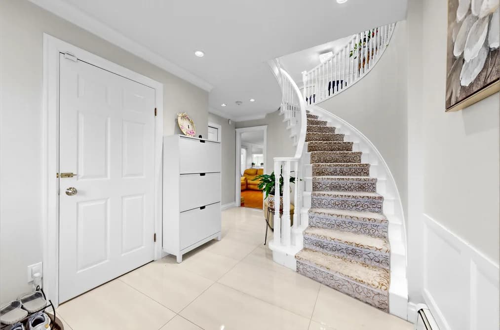 4978 IRMIN STREET, Burnaby, BC — Residential for Sale - Photo 2