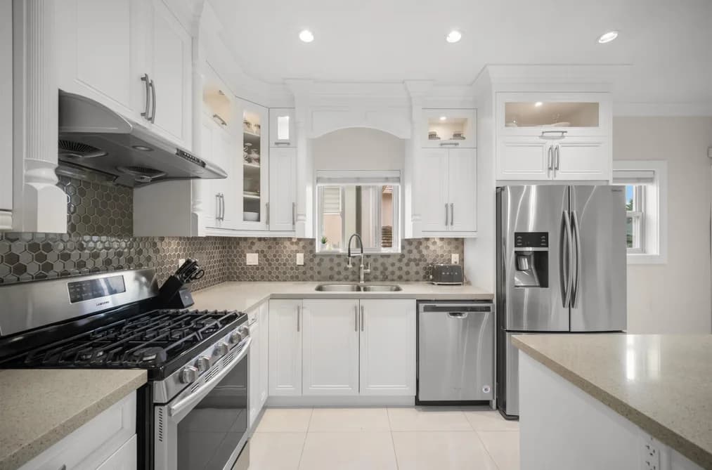 4986 INMAN AVENUE, Burnaby, BC — Residential for Sale - Photo 2