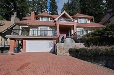 House for sale at 4989 Chalet Place North Vancouver British Columbia - MLS: R3143807