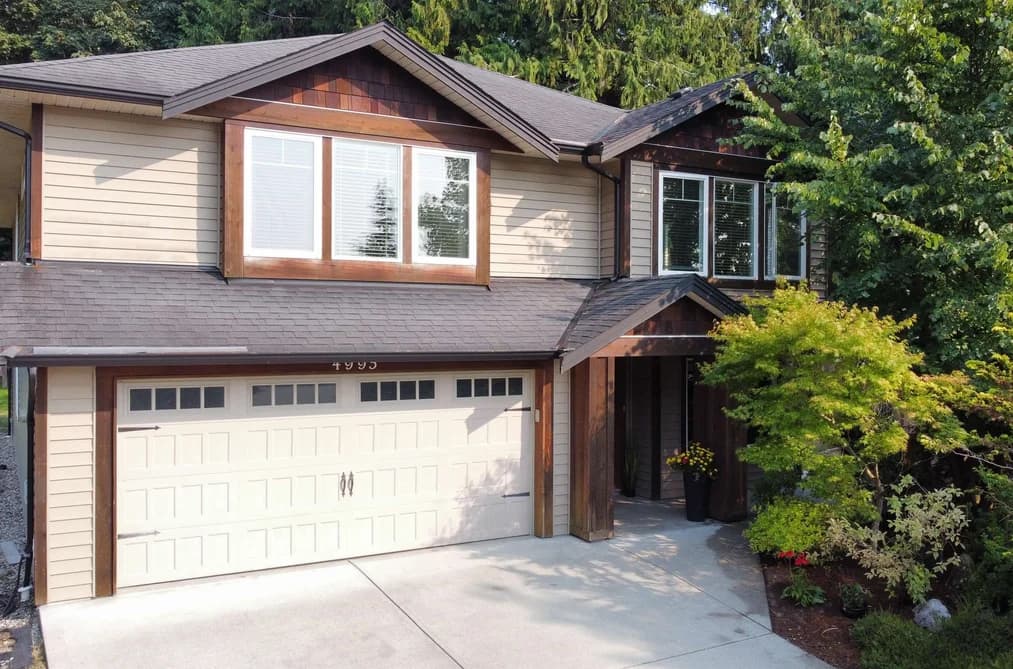 4995 BAY ROAD, Sechelt, BC — Residential for Sale - Main Photo