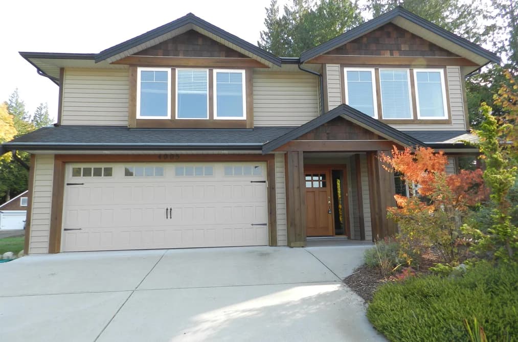 4995 BAY ROAD, Sechelt, BC — Residential for Sale - Photo 2