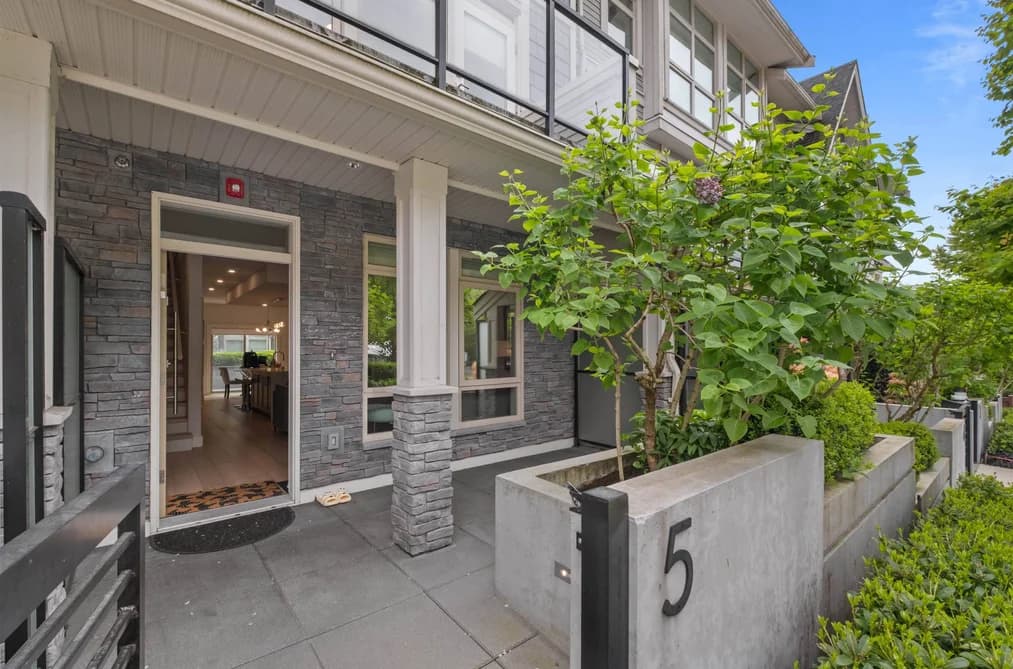 5 115 W QUEENS ROAD, North Vancouver, BC — Residential for Sale - Photo 2