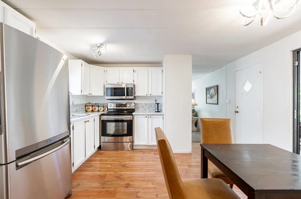 5 13650 80 AVENUE, Surrey, BC — Residential for Sale - Photo 2