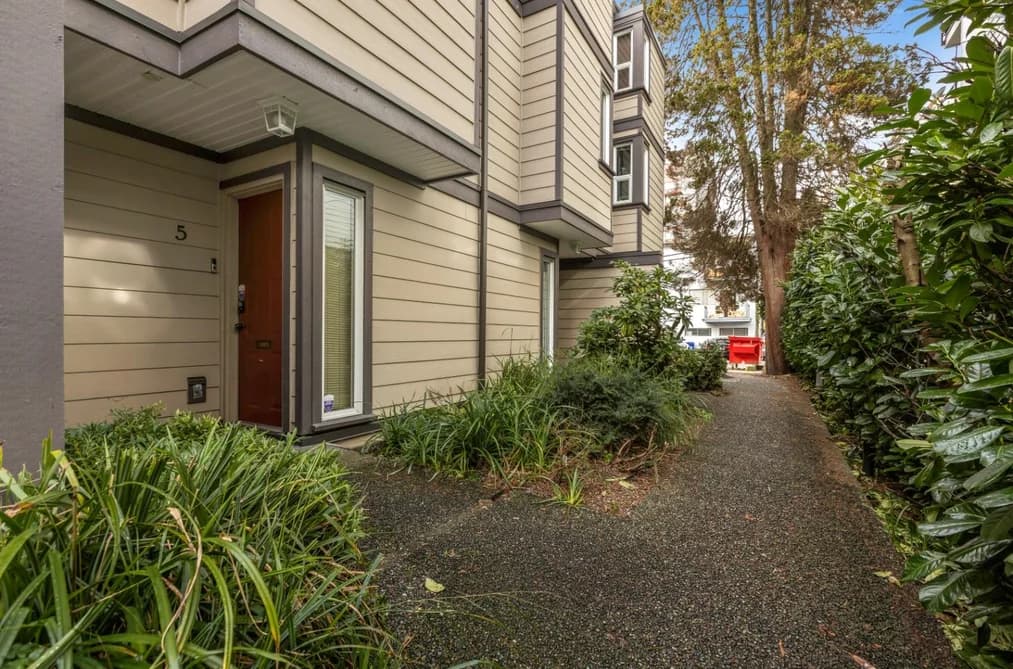 5 1535 ST. GEORGES AVENUE, North Vancouver, BC — Residential for Sale - Photo 2