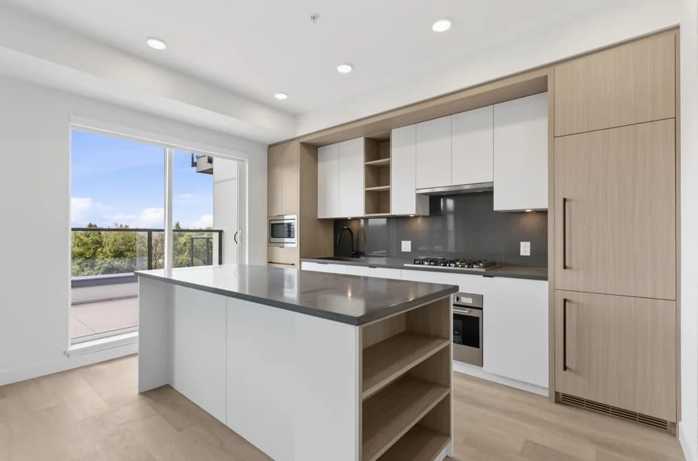 501 2268 E BROADWAY, Vancouver, BC — Residential for Sale - Photo 2