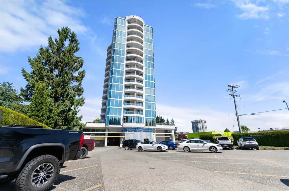 501 32330 SOUTH FRASER WAY, Abbotsford, BC — Residential for Sale - Photo 2