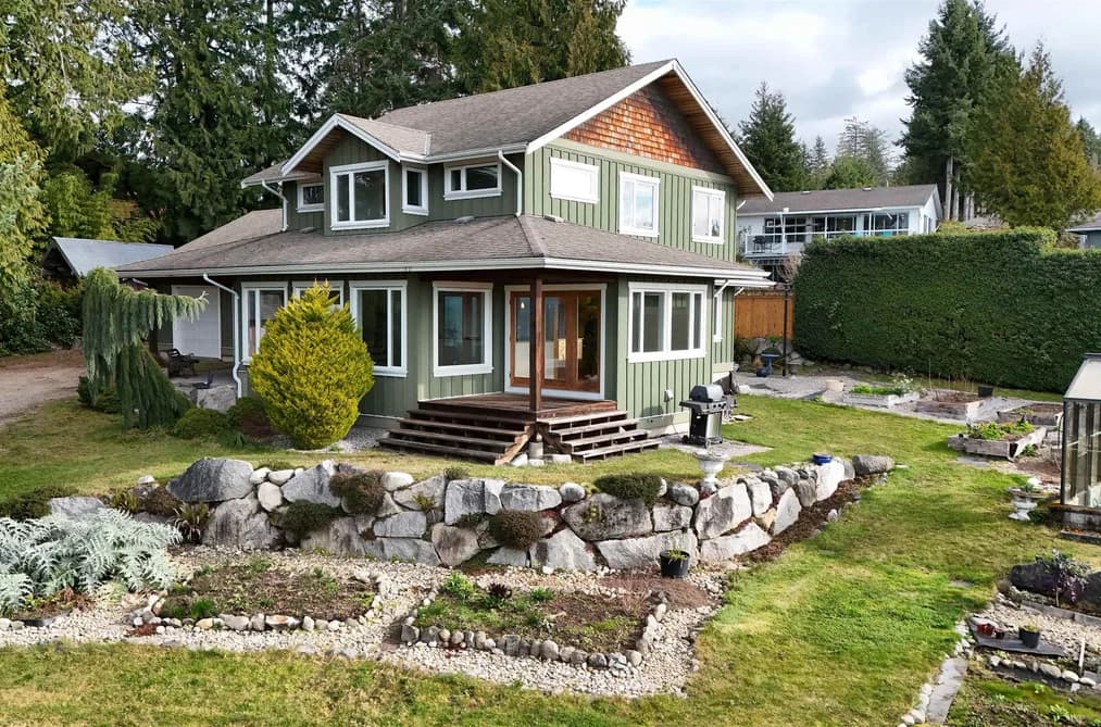 5012 GEER ROAD, Sechelt, BC — Residential for Sale - Main Photo
