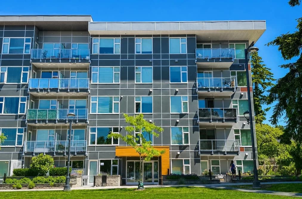 502 10838 WHALLEY BOULEVARD, Surrey, BC — Residential for Sale - Photo 2