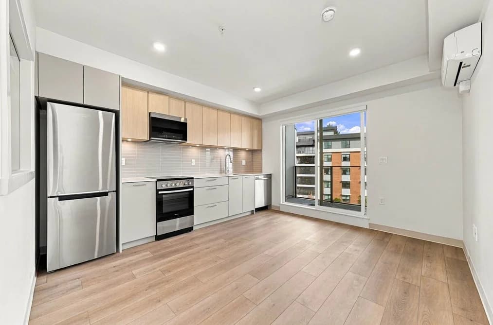 502 1529 OXFORD STREET, North Vancouver BC V7J 0G2 - Photo 1
