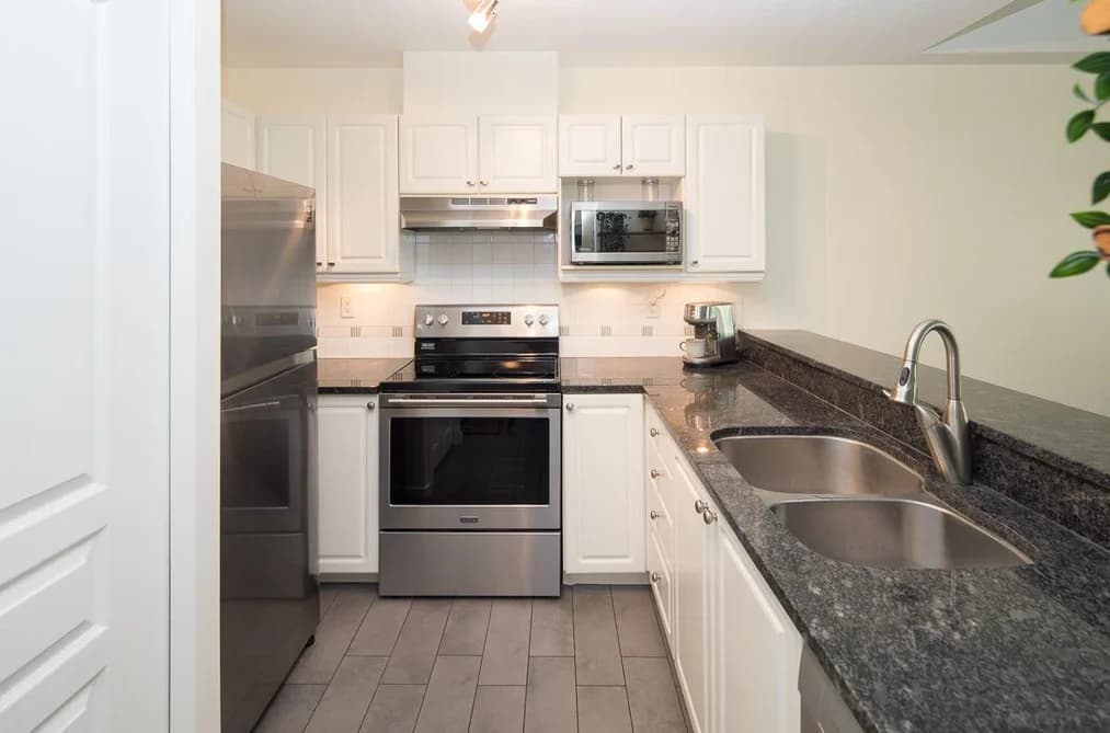 502 214 ELEVENTH STREET, New Westminster, BC — Residential for Sale - Photo 2
