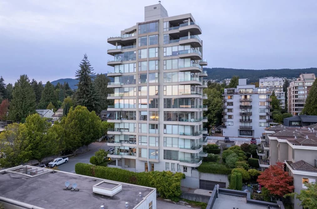 502 570 18TH STREET, West Vancouver, BC — Residential for Sale - Main Photo