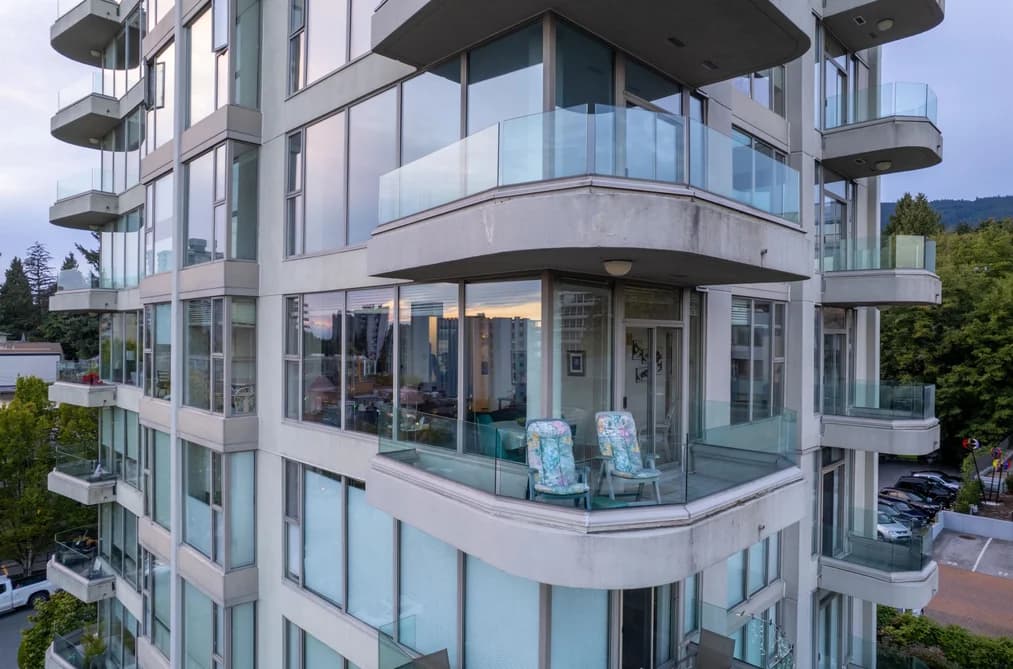 502 570 18TH STREET, West Vancouver, BC — Residential for Sale - Photo 2