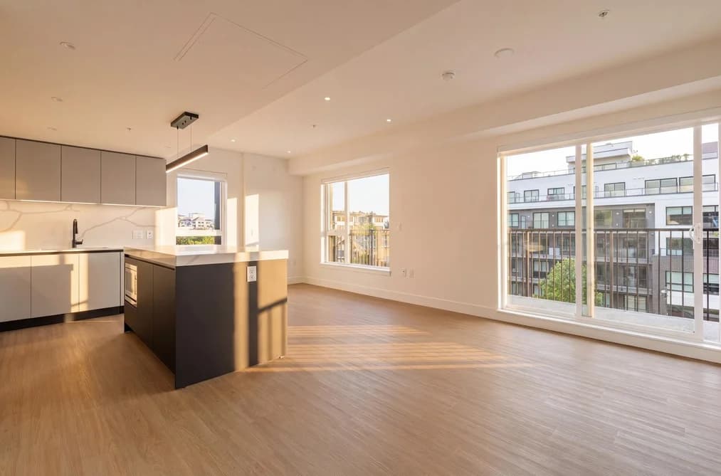 503 2235 E BROADWAY, Vancouver, BC — Residential for Sale - Photo 2