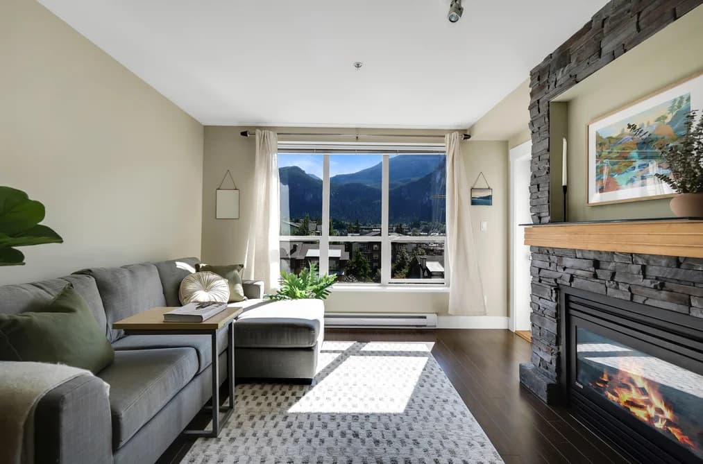 504 1211 VILLAGE GREEN WAY, Squamish, BC — Residential for Sale - Main Photo