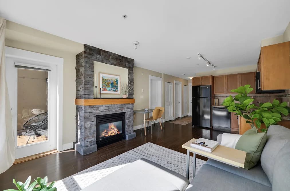 504 1211 VILLAGE GREEN WAY, Squamish, BC — Residential for Sale - Photo 2