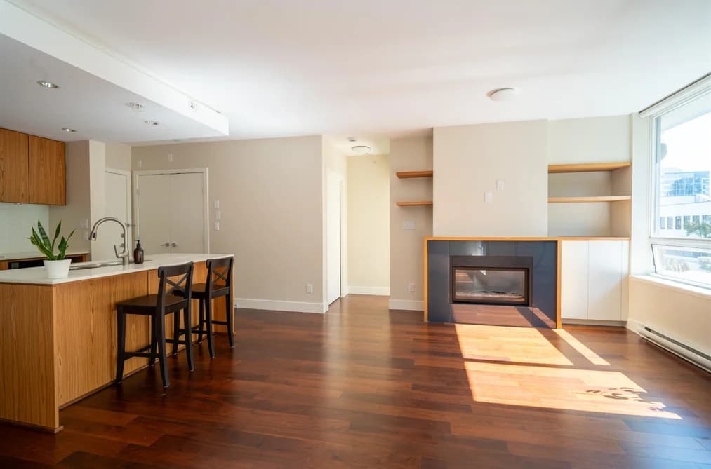 504 1675 W 8 AVENUE, Vancouver, BC — Residential for Sale - Main Photo