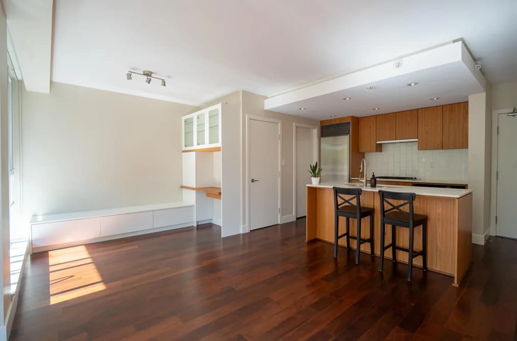 504 1675 W 8 AVENUE, Vancouver, BC — Residential for Sale - Photo 2