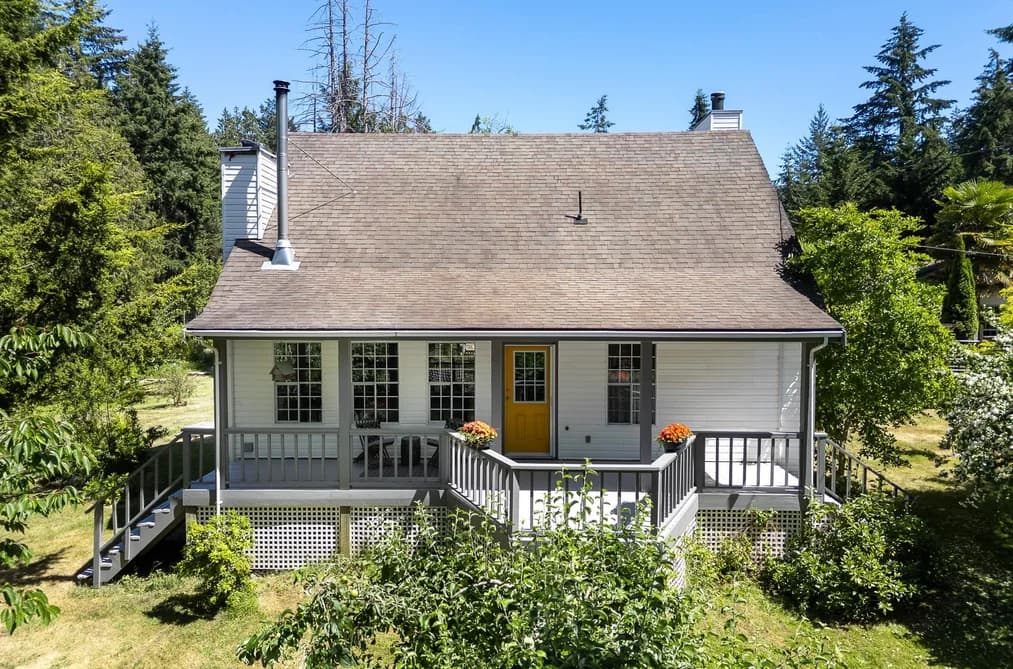 504 BAYVIEW DRIVE, Mayne Island, BC — Residential for Sale - Photo 2