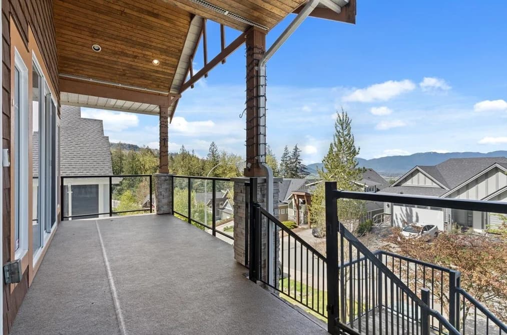50460 KINGSTON DRIVE, Chilliwack, BC — Residential for Sale - Photo 2