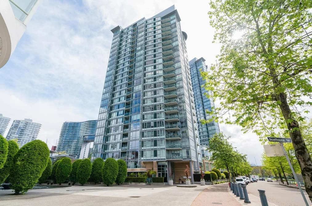 505 1067 MARINASIDE CRESCENT, Vancouver, BC — Residential for Sale - Main Photo