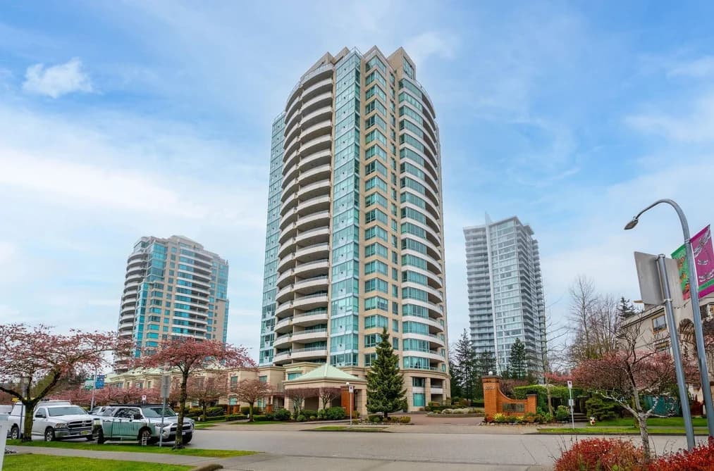 505 6659 SOUTHOAKS CRESCENT, Burnaby, BC — Residential for Sale - Main Photo