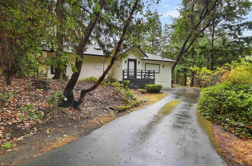 505 BAYVIEW DRIVE, Mayne Island, BC — Residential for Sale - Photo 2