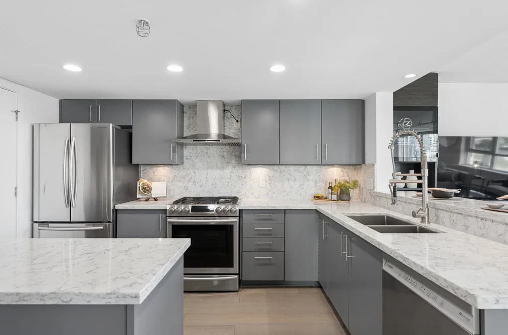 506 120 MILROSS AVENUE, Vancouver, BC — Residential for Sale - Photo 2