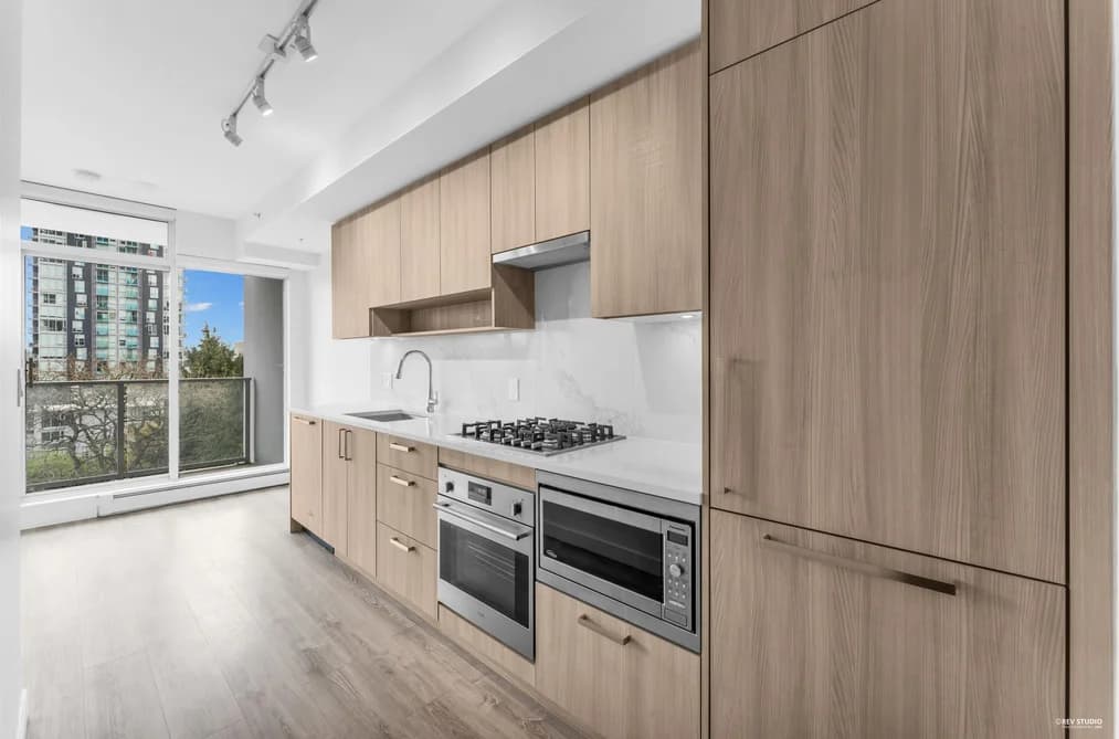 507 13350 CENTRAL AVENUE, Surrey, BC — Residential for Sale - Main Photo