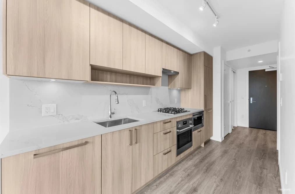 507 13350 CENTRAL AVENUE, Surrey, BC — Residential for Sale - Photo 2