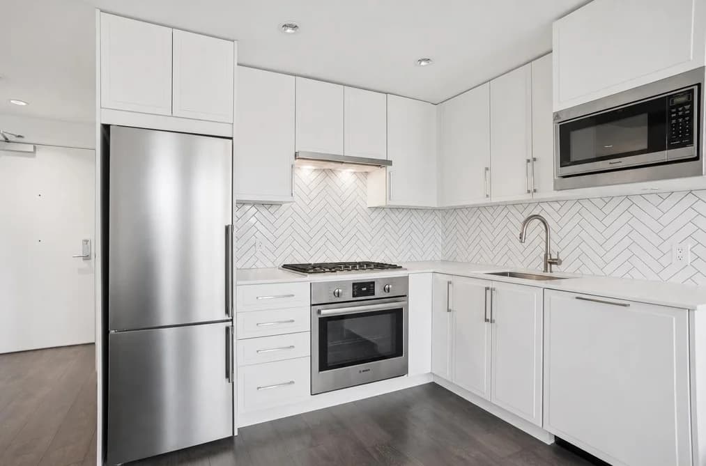 507 2435 KINGSWAY, Vancouver, BC — Residential for Sale - Main Photo
